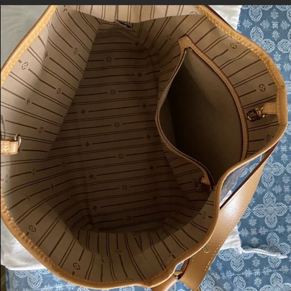 Louis Vuitton Bag - Picture 2 of 8